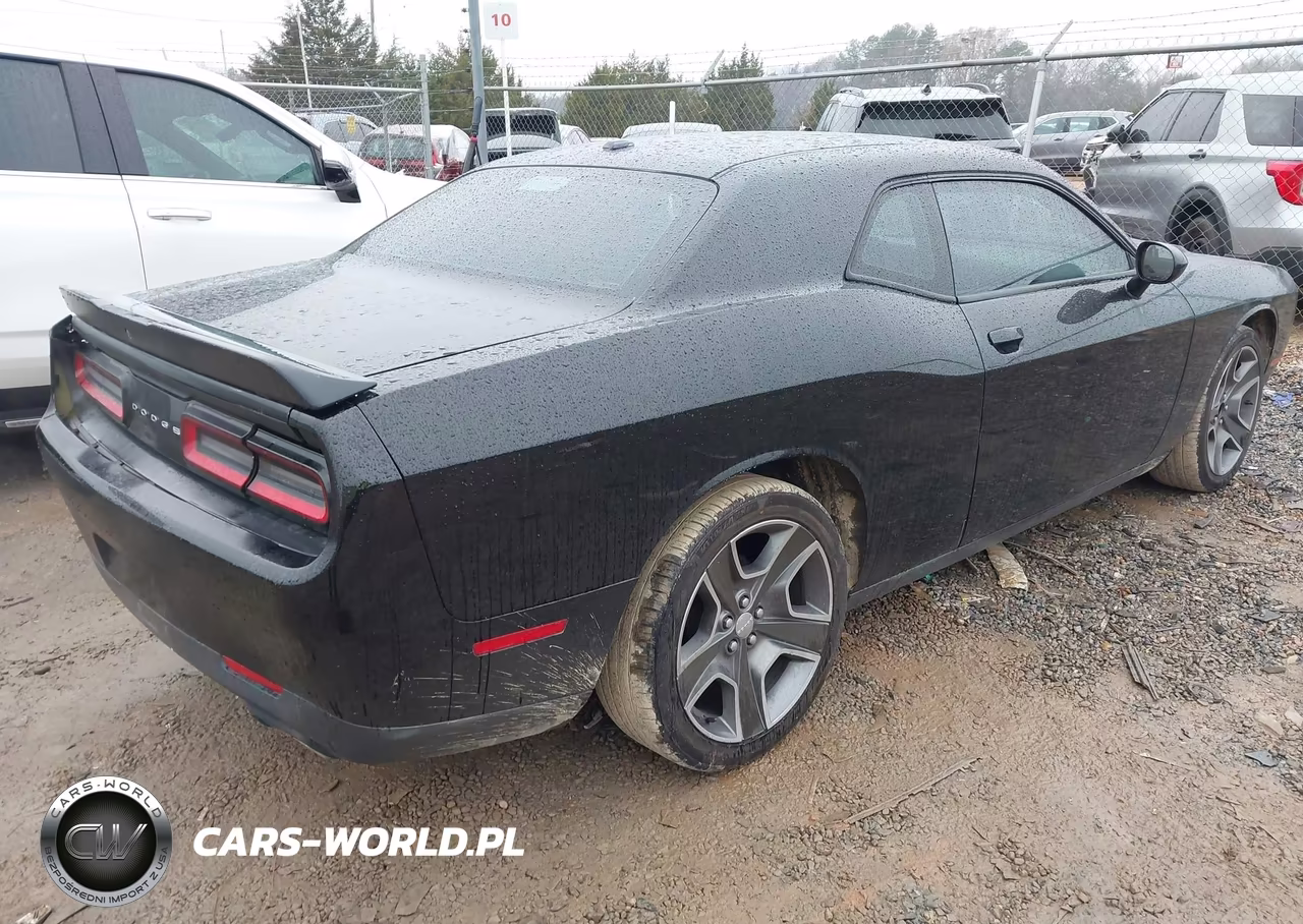 2017 Dodge Challenger Sxt VIN:2C3CDZAG0HH584817 - 4
