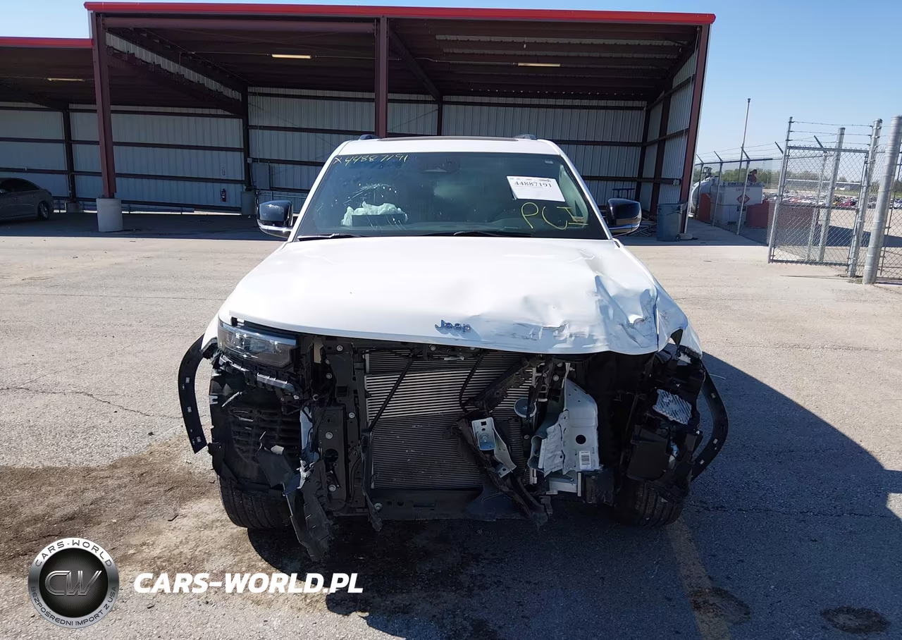 2023 Jeep Grand Cherokee L Limited 4X4 VIN:1C4RJKBG3P8879354 - 13