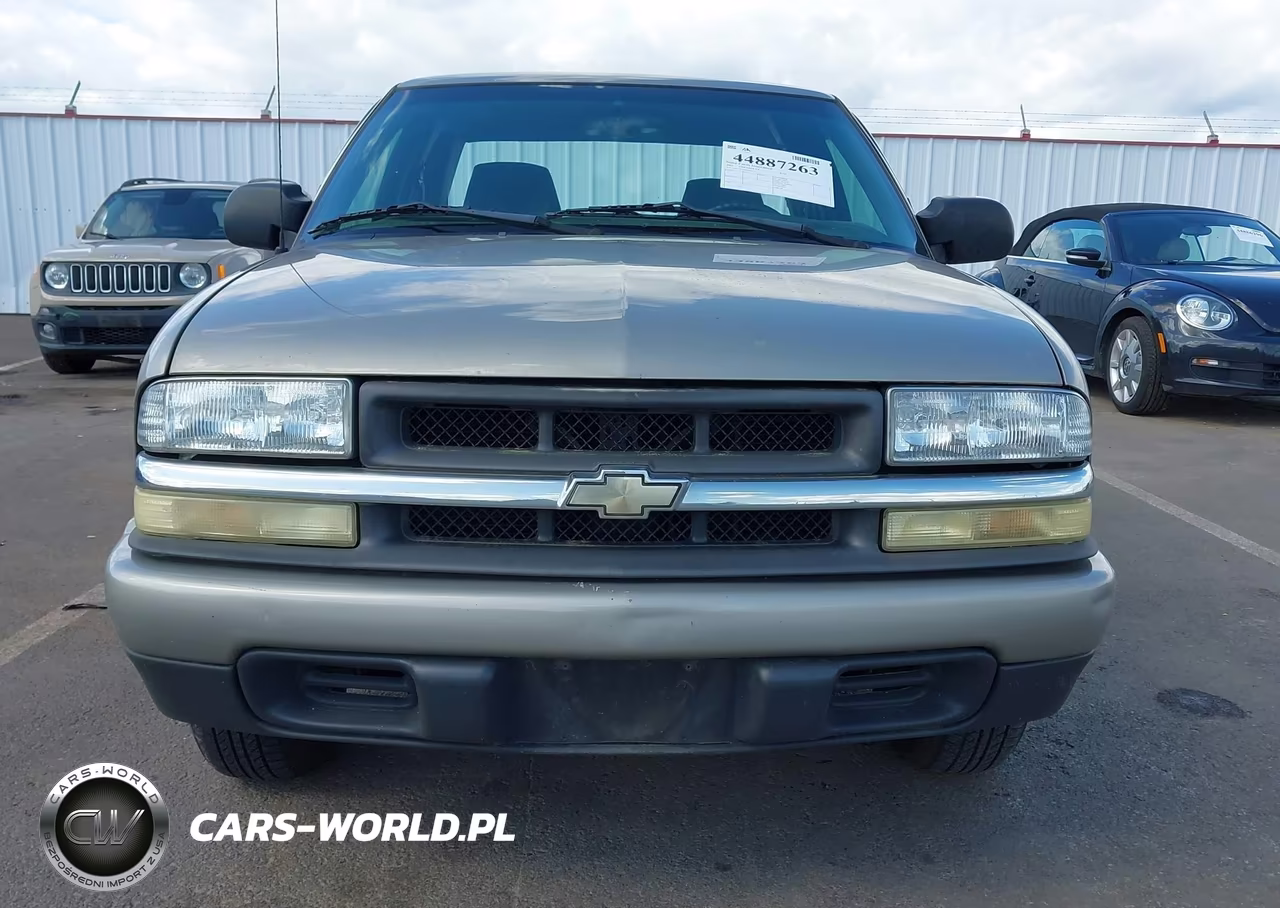 2002 Chevrolet S-10 Ls VIN:1GCCS195828250053 - 12