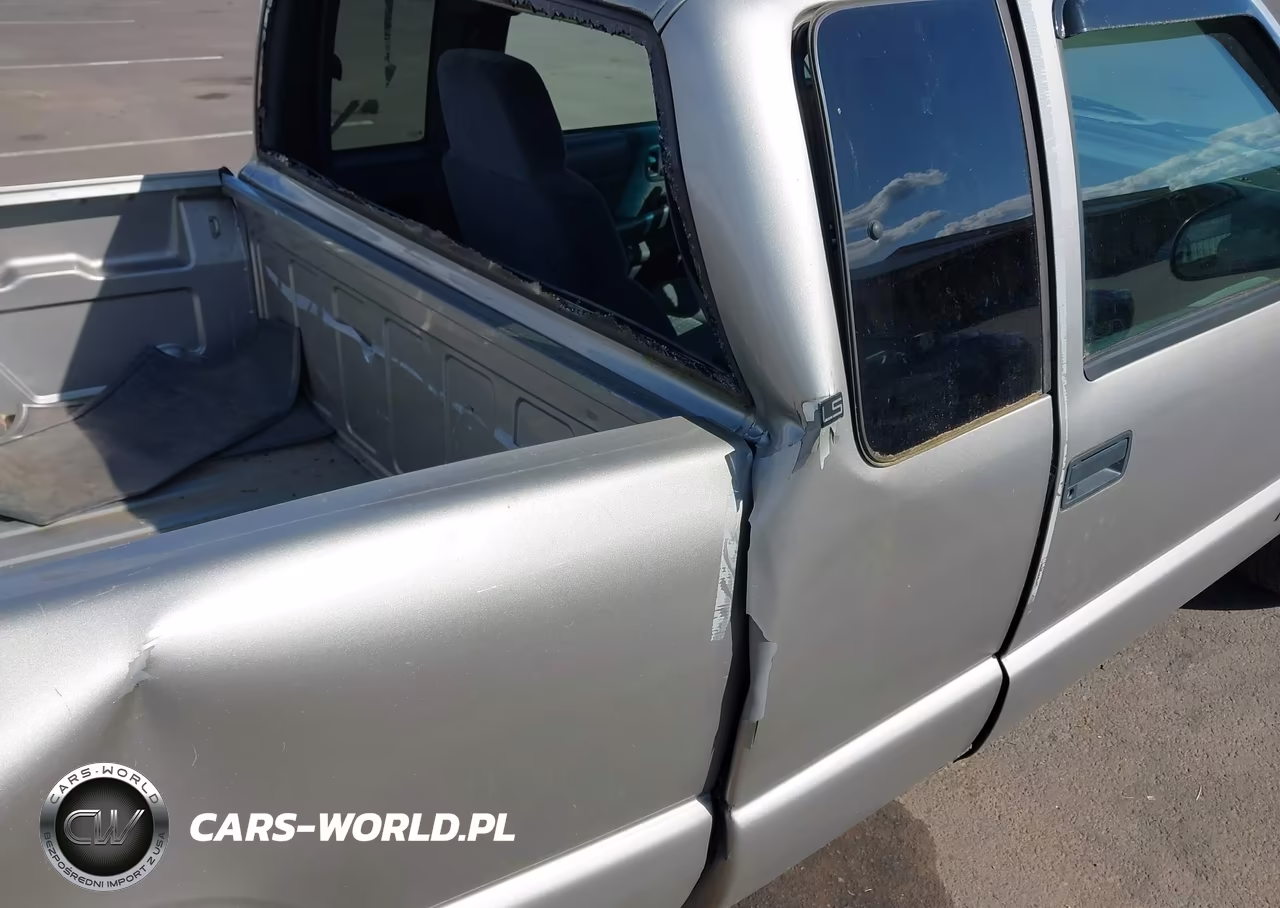 2002 Chevrolet S-10 Ls VIN:1GCCS195828250053 - 18