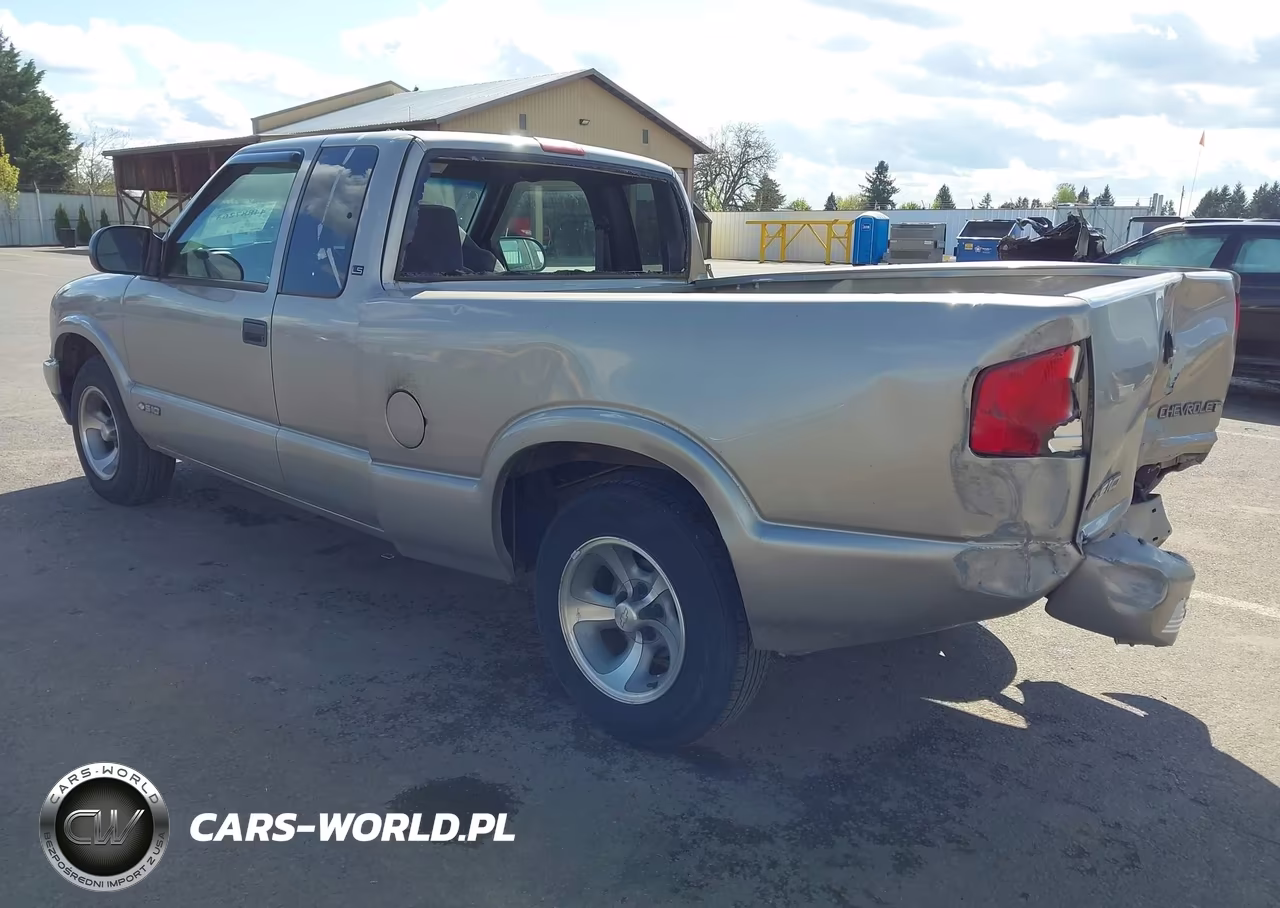 2002 Chevrolet S-10 Ls VIN:1GCCS195828250053 - 3