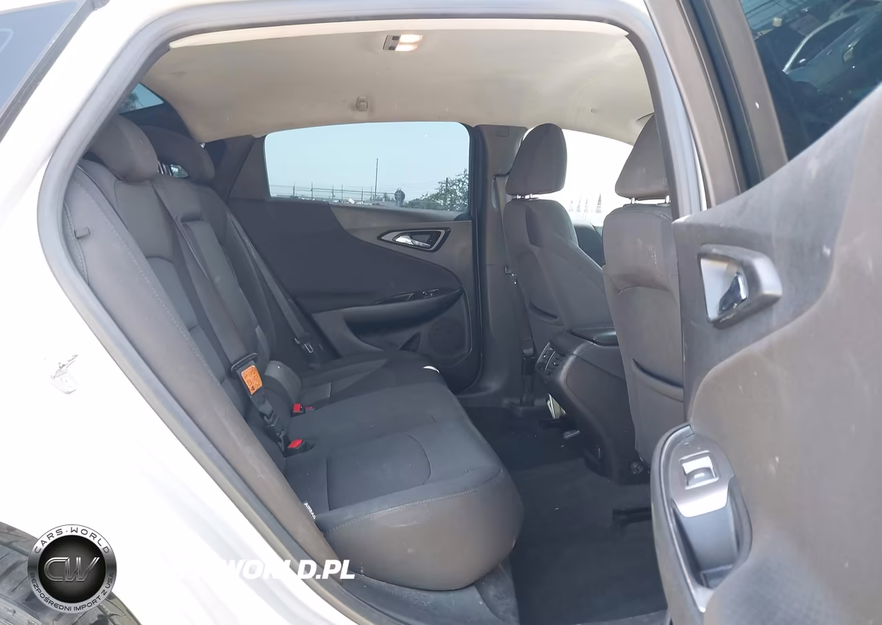 2018 Chevrolet Malibu Lt VIN:1G1ZD5ST3JF180596 - 8