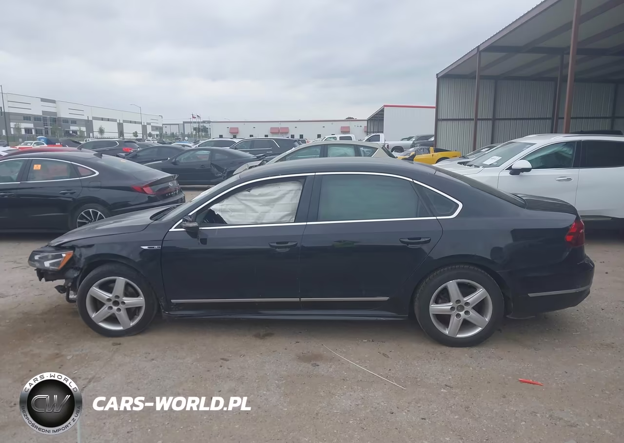 2017 Volkswagen Passat 1.8T R-Line VIN:1VWDT7A35HC053701 - 13
