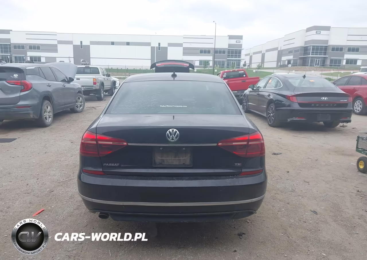 2017 Volkswagen Passat 1.8T R-Line VIN:1VWDT7A35HC053701 - 15