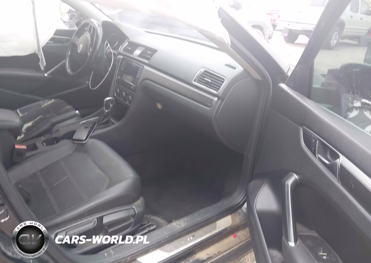 2017 Volkswagen Passat 1.8T R-Line VIN:1VWDT7A35HC053701 - 5