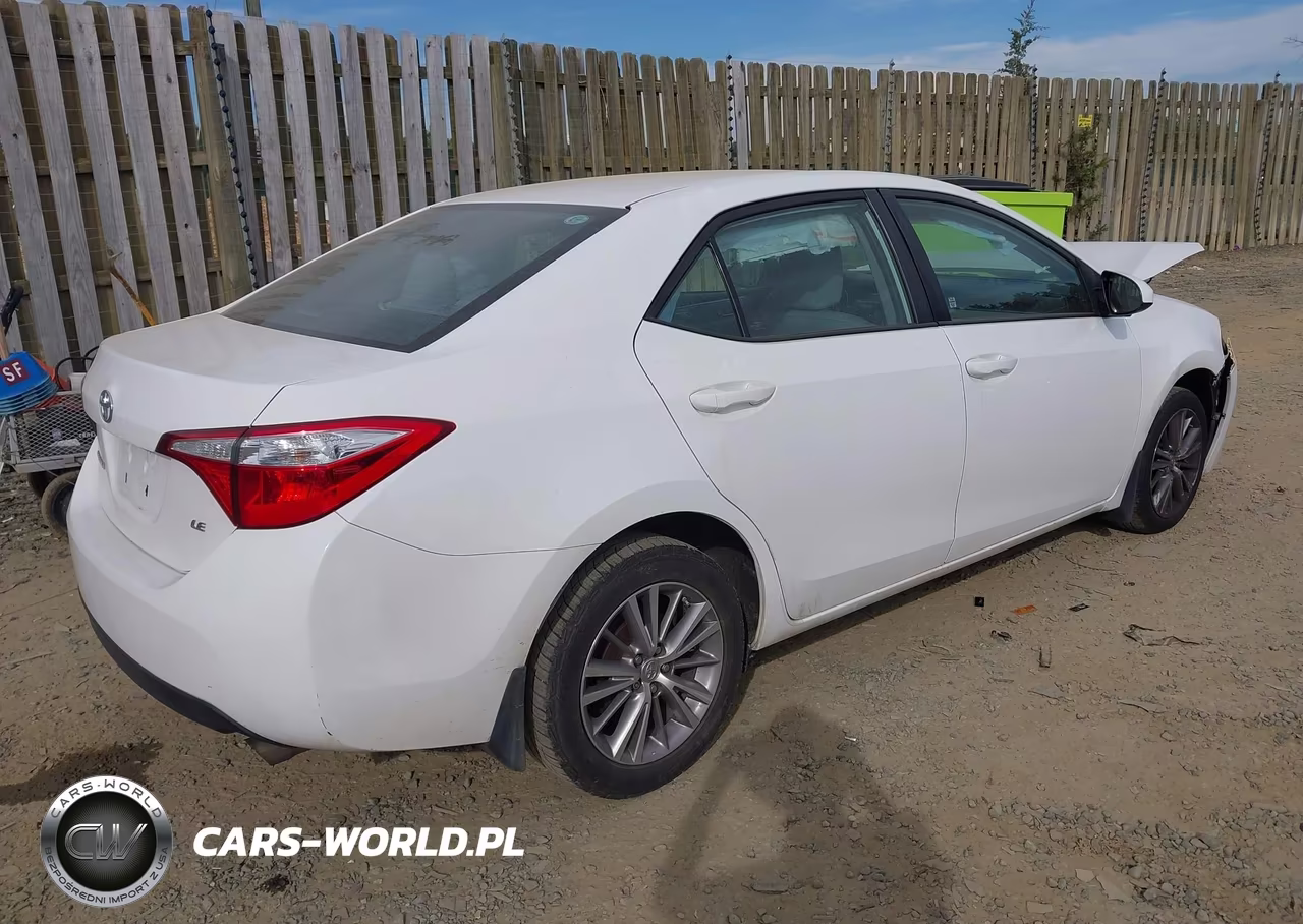 2015 Toyota Corolla Le Plus VIN:2T1BURHE9FC442940 - 4