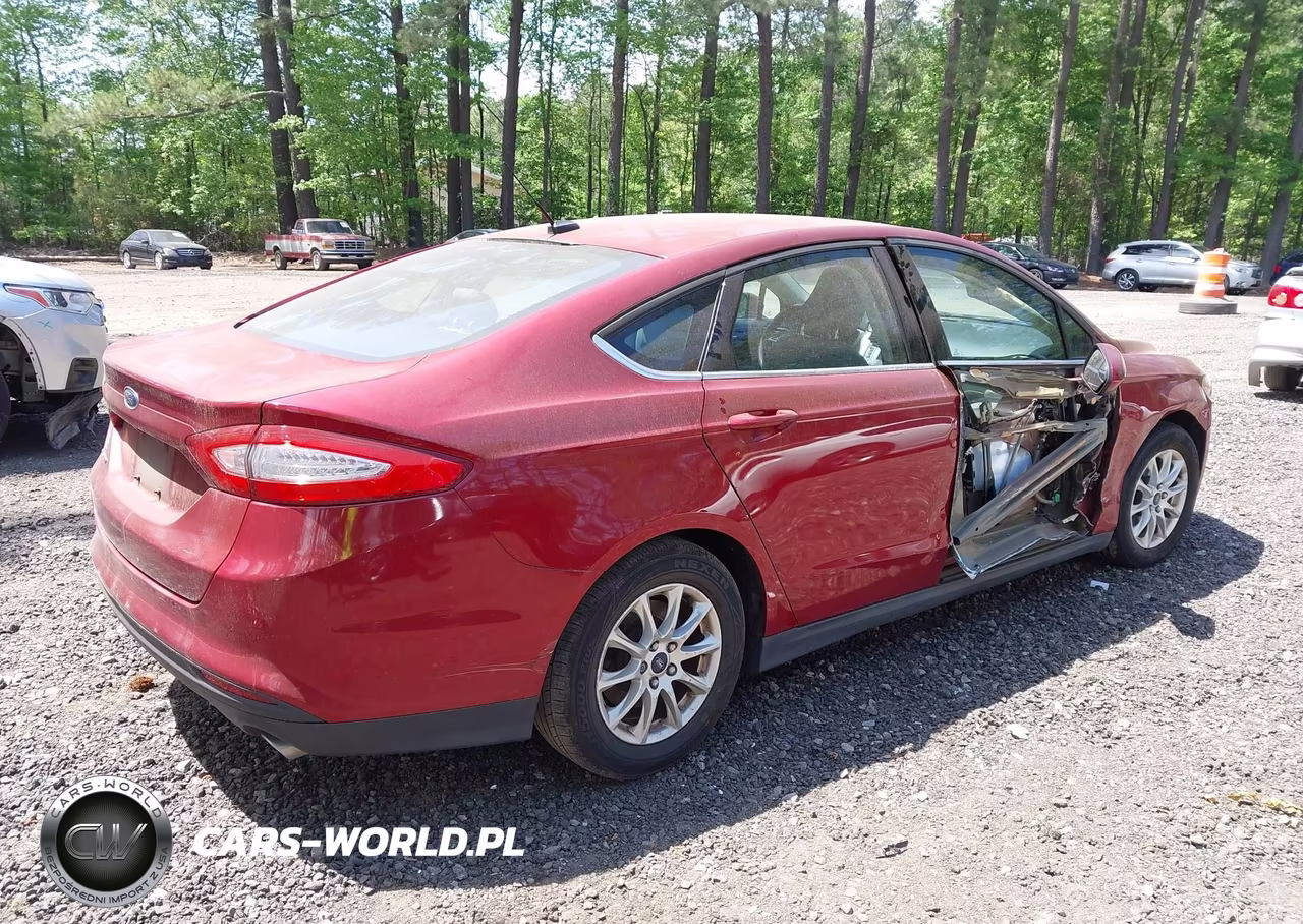 2015 Ford Fusion S VIN:1FA6P0G78F5120042 - 4