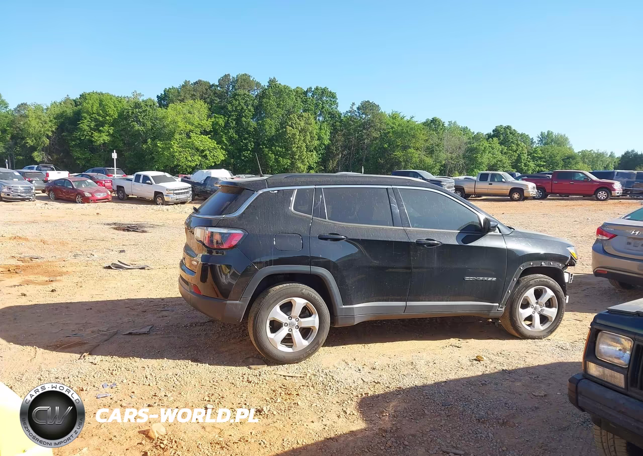 2018 Jeep Compass Latitude 4X4 VIN:3C4NJDBB6JT162647 - 14