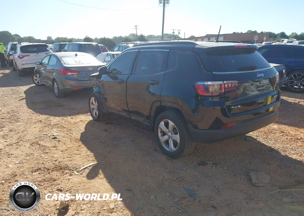 2018 Jeep Compass Latitude 4X4 VIN:3C4NJDBB6JT162647 - 3