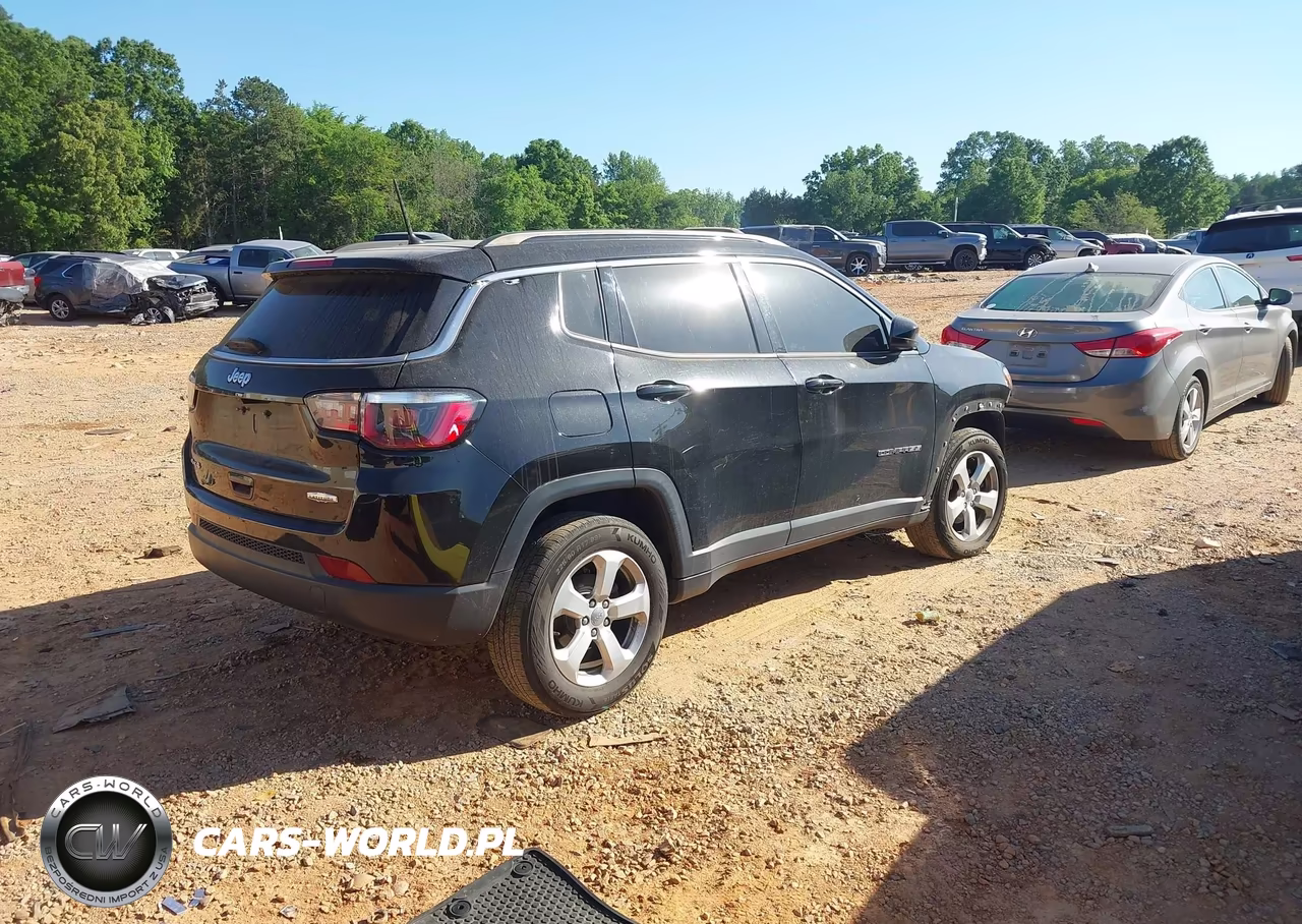 2018 Jeep Compass Latitude 4X4 VIN:3C4NJDBB6JT162647 - 4