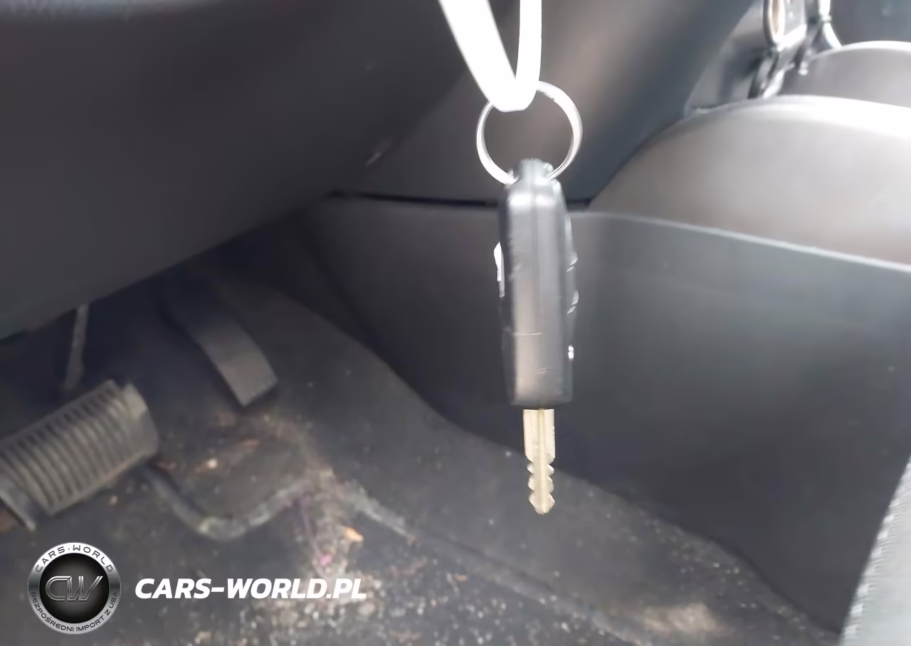 2013 Kia Soul + VIN:KNDJT2A61D7546331 - 11