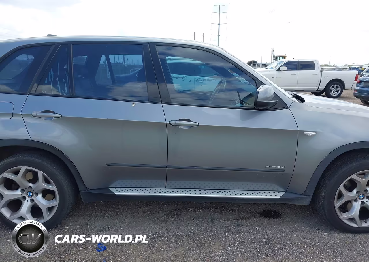 2011 BMW X5 xDrive50I VIN:5UXZV8C52BL418011 - 13