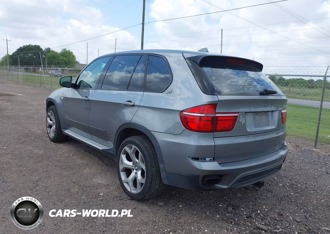 2011 BMW X5 xDrive50I VIN:5UXZV8C52BL418011 - 3