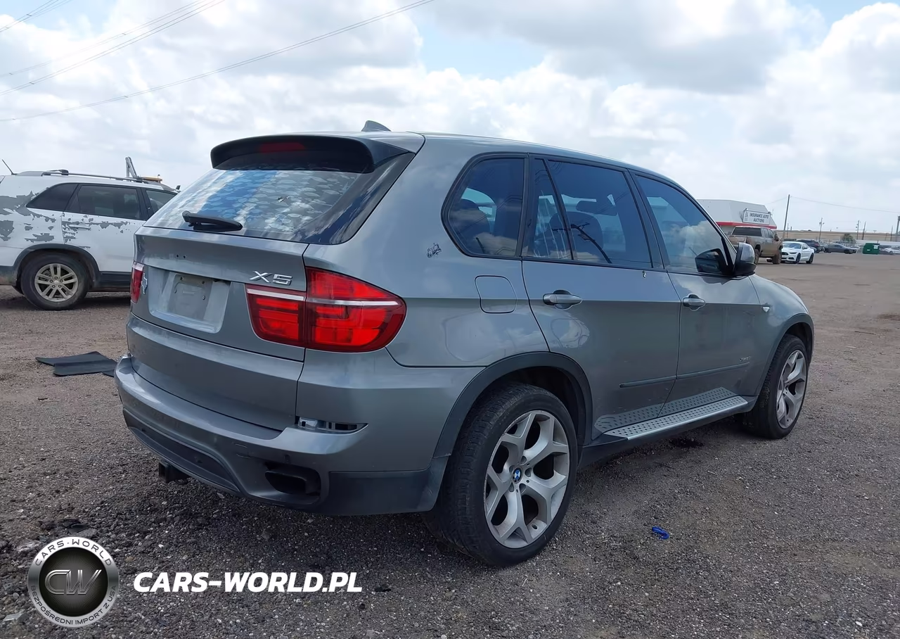 2011 BMW X5 xDrive50I VIN:5UXZV8C52BL418011 - 4