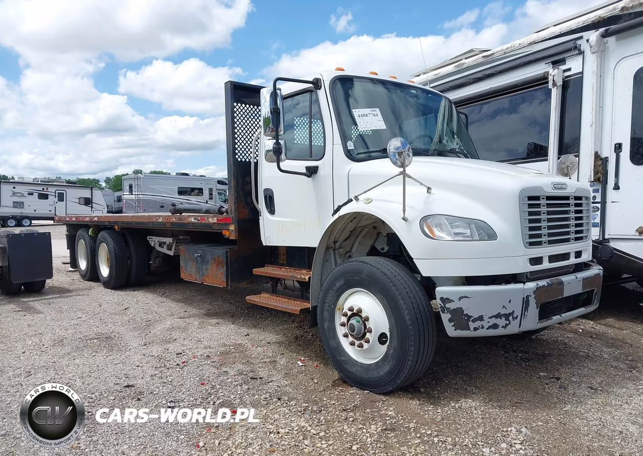 2017 Freightliner M2 106