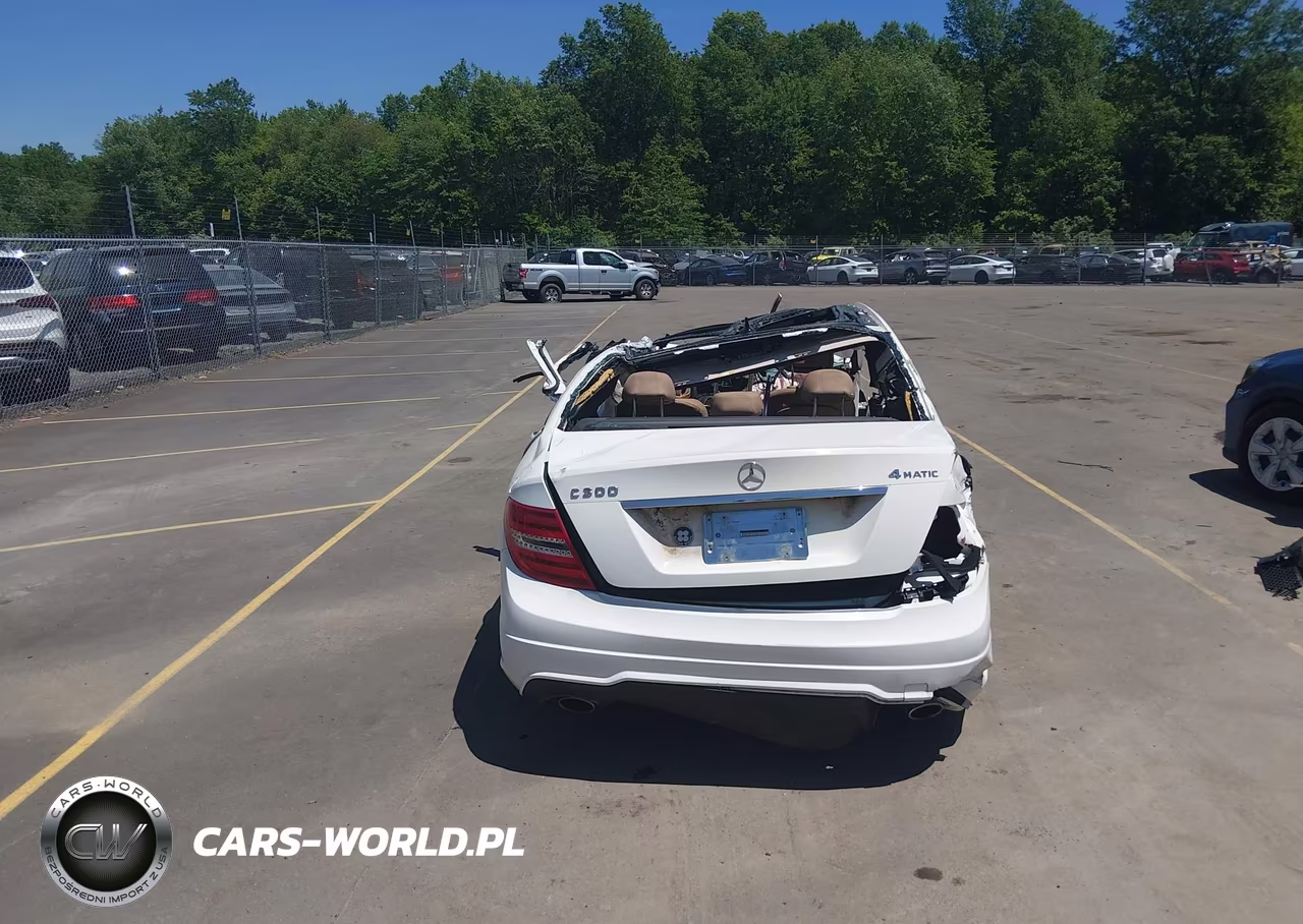 2013 Mercedes-Benz C 300 Sport 4Matic VIN:WDDGF8ABXDR296616 - 16