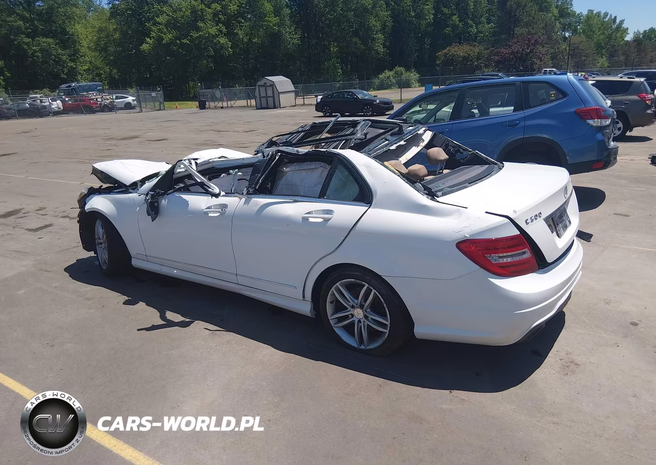 2013 Mercedes-Benz C 300 Sport 4Matic VIN:WDDGF8ABXDR296616 - 3