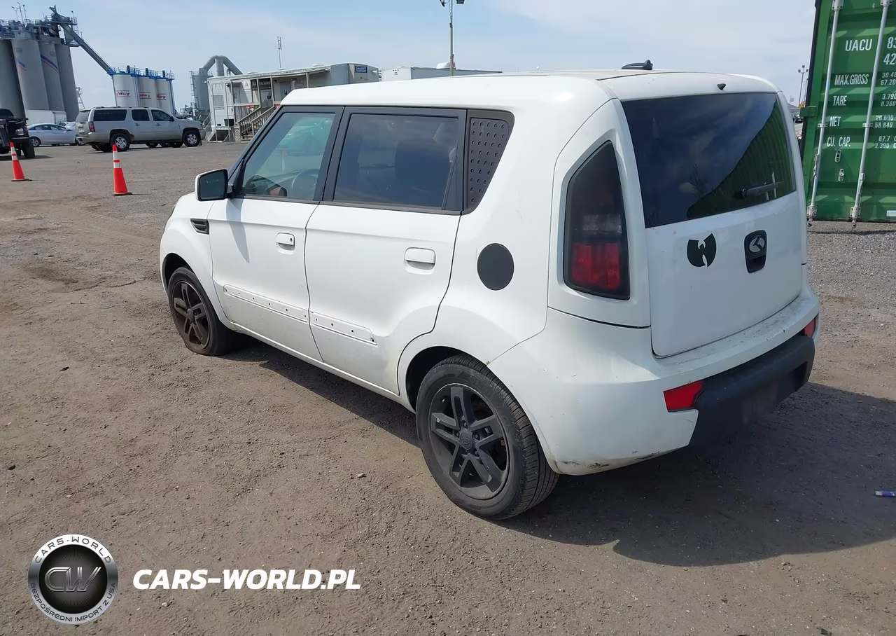 2010 Kia Soul + VIN:KNDJT2A25A7701875 - 3