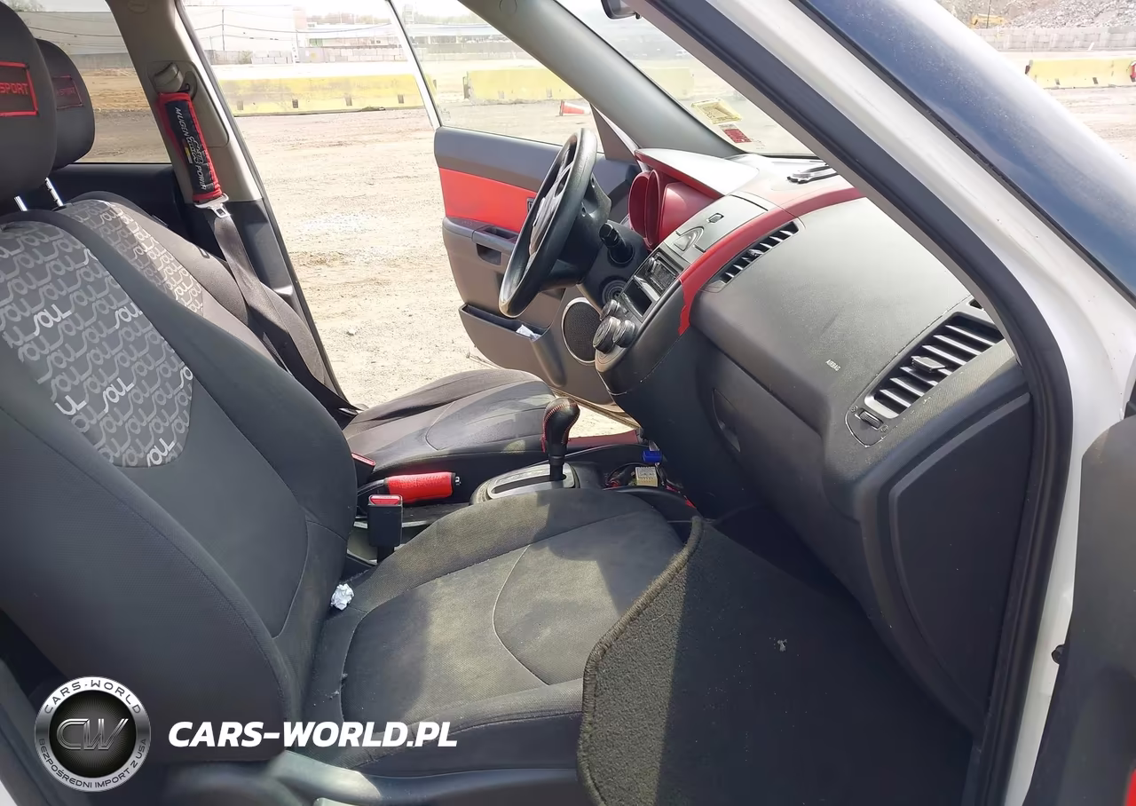 2010 Kia Soul + VIN:KNDJT2A25A7701875 - 5