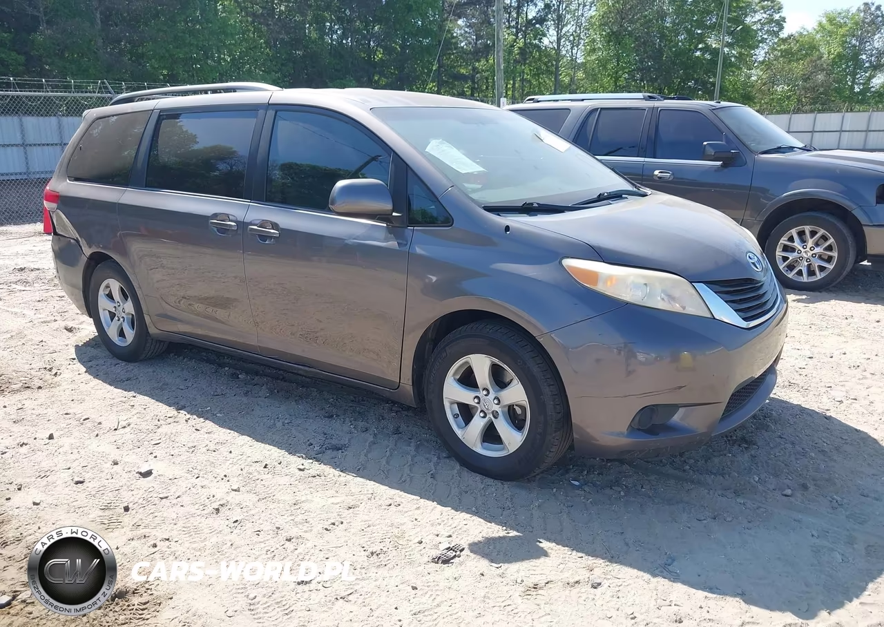 2011 Toyota Sienna Le V6