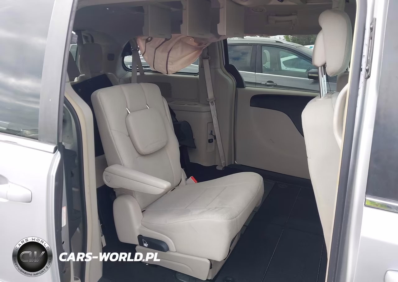 2012 Chrysler Town & Country Touring VIN:2C4RC1BGXCR134393 - 8