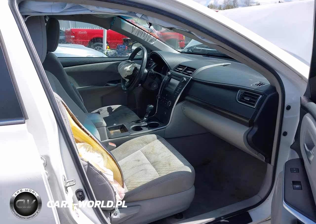2017 Toyota Camry Le VIN:4T1BF1FK2HU803611 - 18