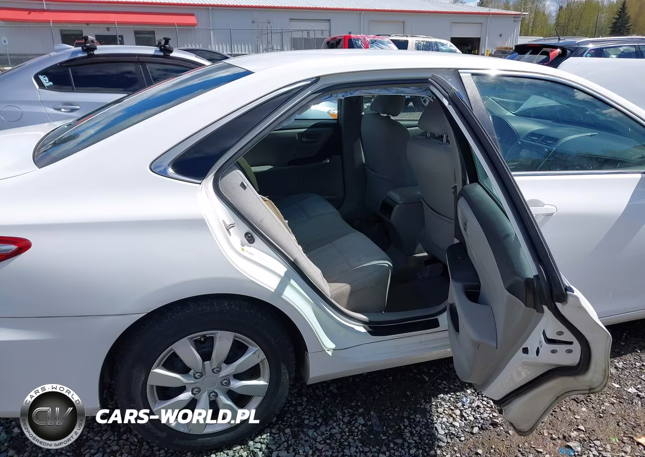 2017 Toyota Camry Le VIN:4T1BF1FK2HU803611 - 8