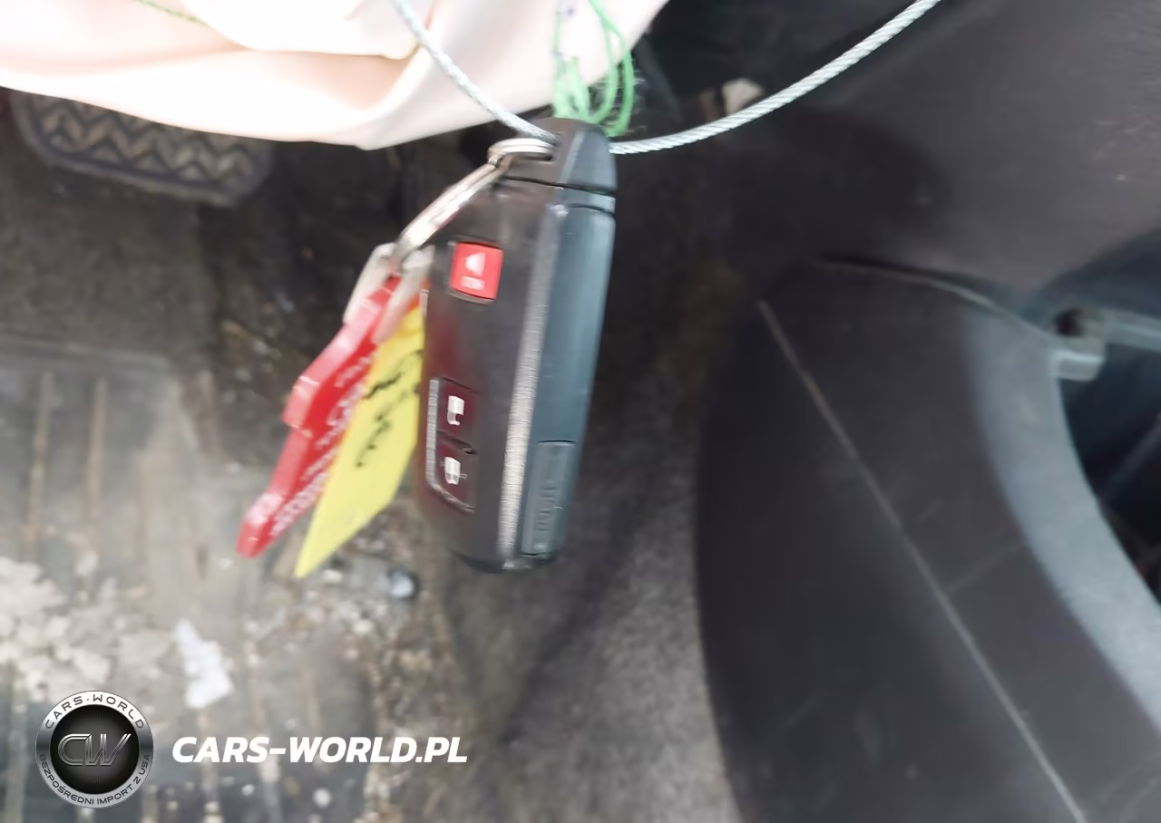 2015 Toyota Prius C Three VIN:JTDKDTB37F1114618 - 11