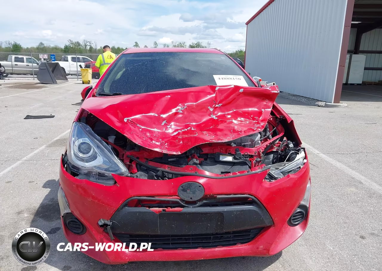 2015 Toyota Prius C Three VIN:JTDKDTB37F1114618 - 12