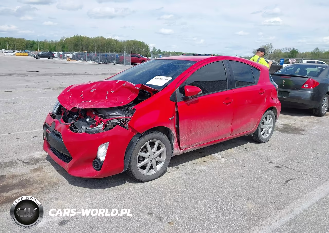 2015 Toyota Prius C Three VIN:JTDKDTB37F1114618 - 2