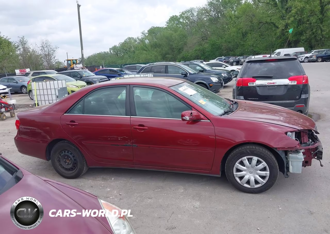 2005 Toyota Camry Le VIN:4T1BE32K75U069385 - 14