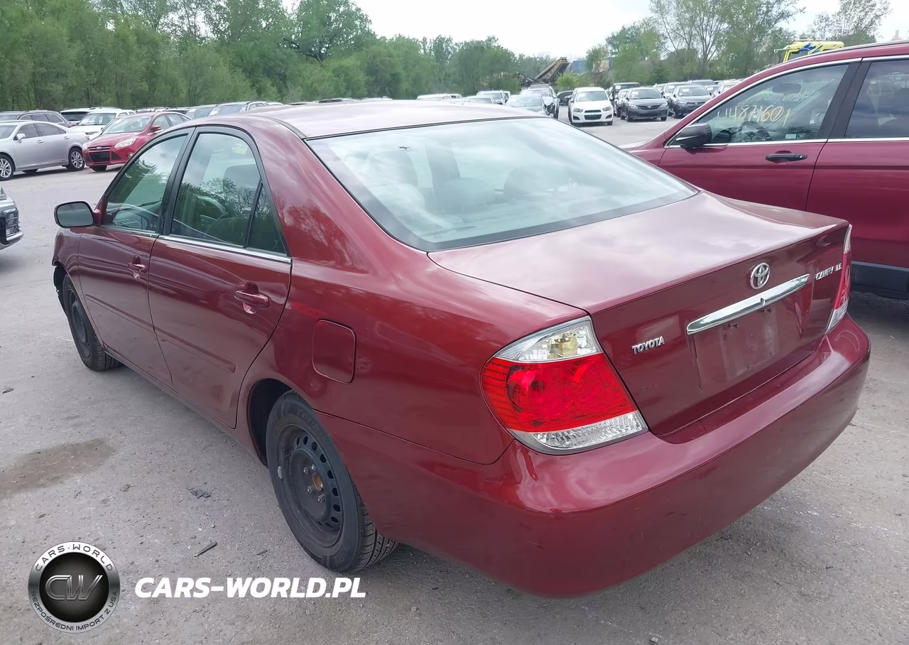 2005 Toyota Camry Le VIN:4T1BE32K75U069385 - 3