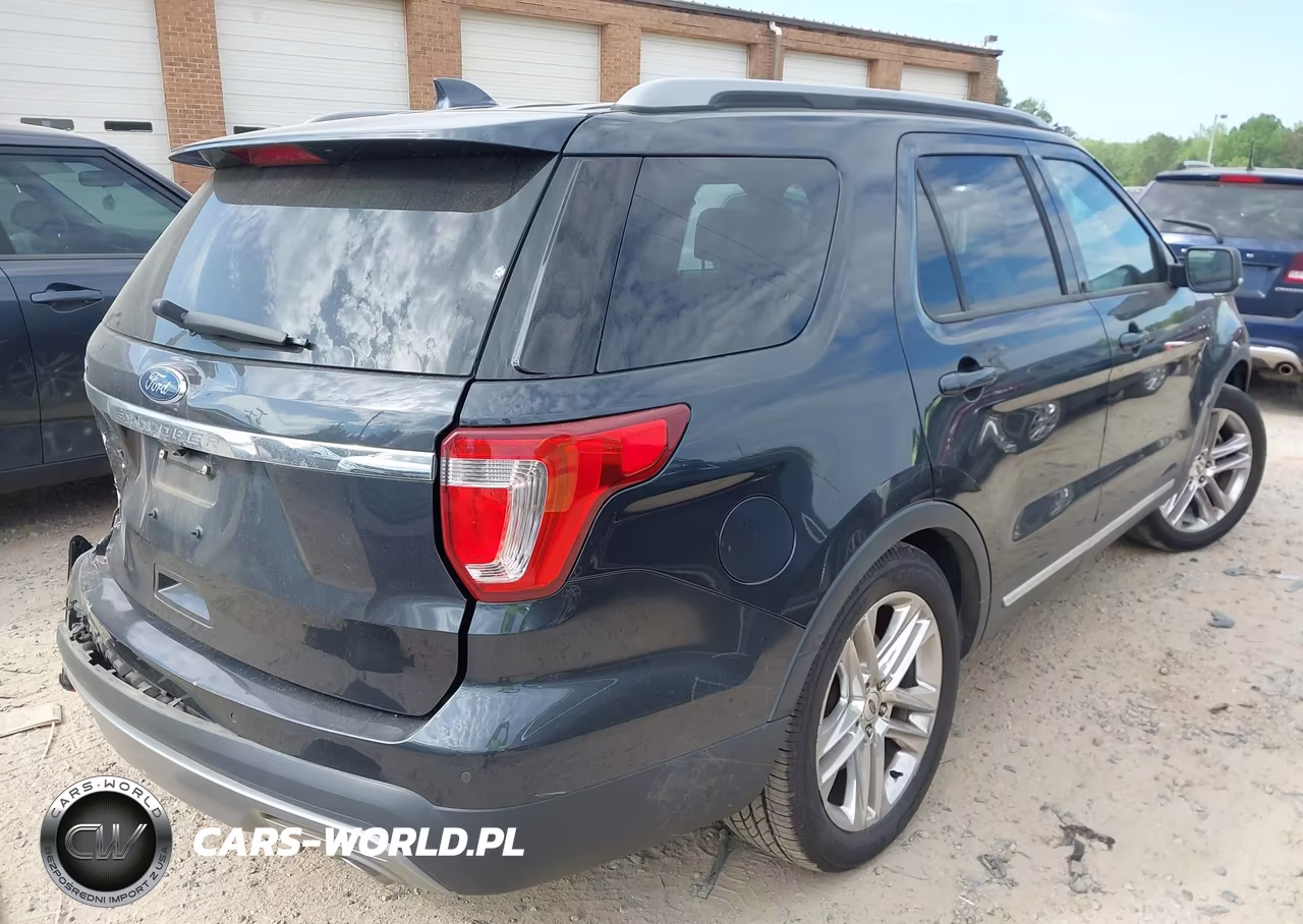 2017 Ford Explorer Xlt VIN:1FM5K7D88HGC02592 - 4