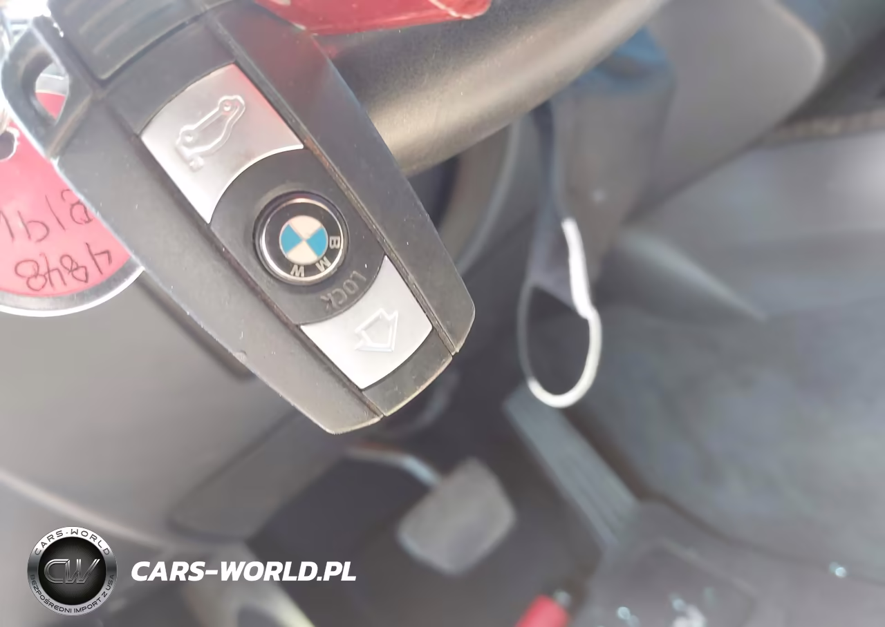 2013 BMW 135I VIN:WBAUN7C5XDVM28196 - 11