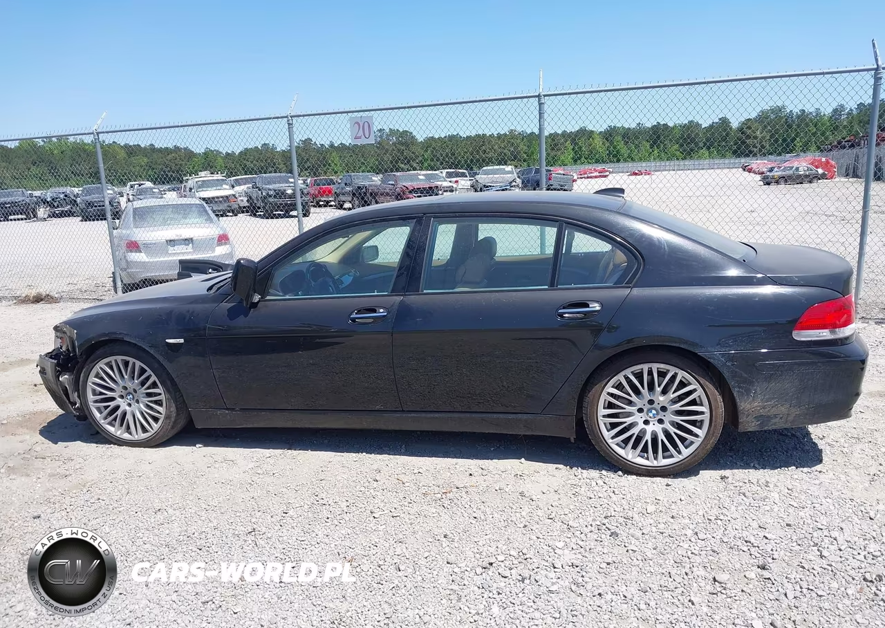 2007 BMW 750Li VIN:WBAHN83557DT75795 - 14