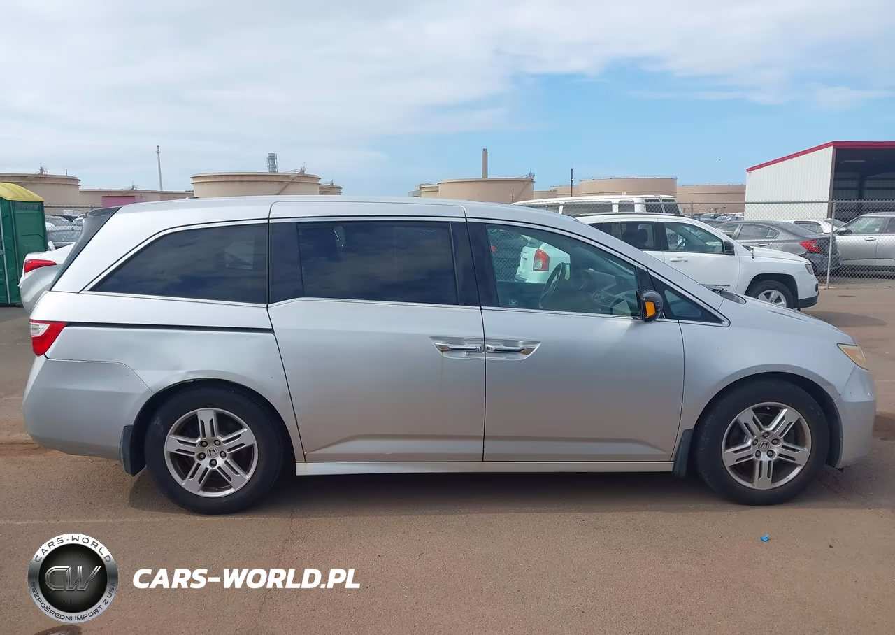 2011 Honda Odyssey Touring-Touring Elite VIN:5FNRL5H90BB030313 - 13