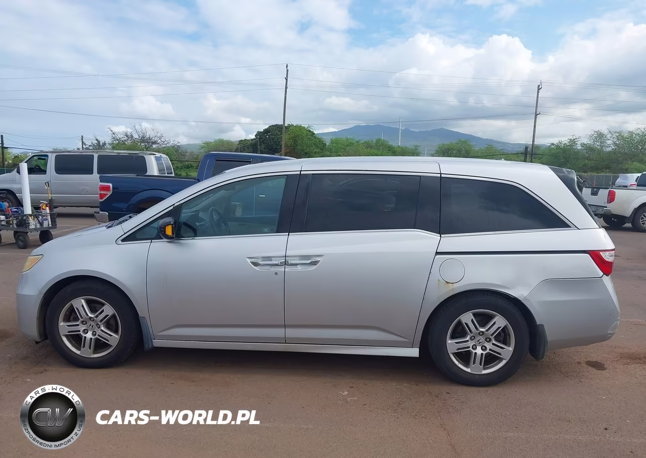 2011 Honda Odyssey Touring-Touring Elite VIN:5FNRL5H90BB030313 - 14