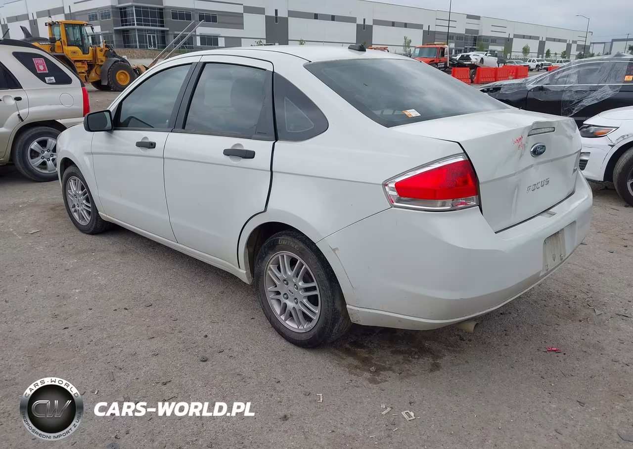 2010 Ford Focus Se VIN:1FAHP3FN4AW176816 - 3