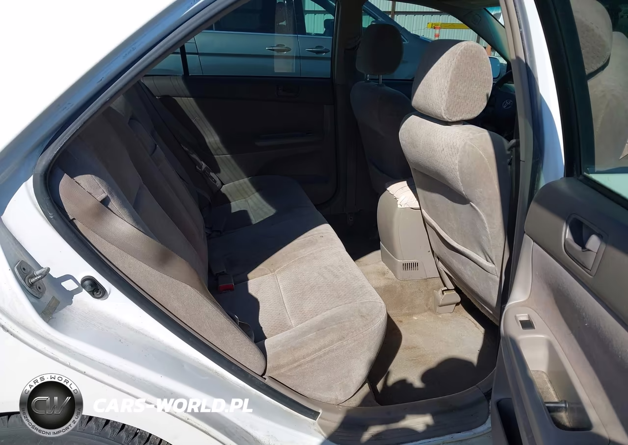 2002 Toyota Camry Le VIN:JTDBE30K120025487 - 8