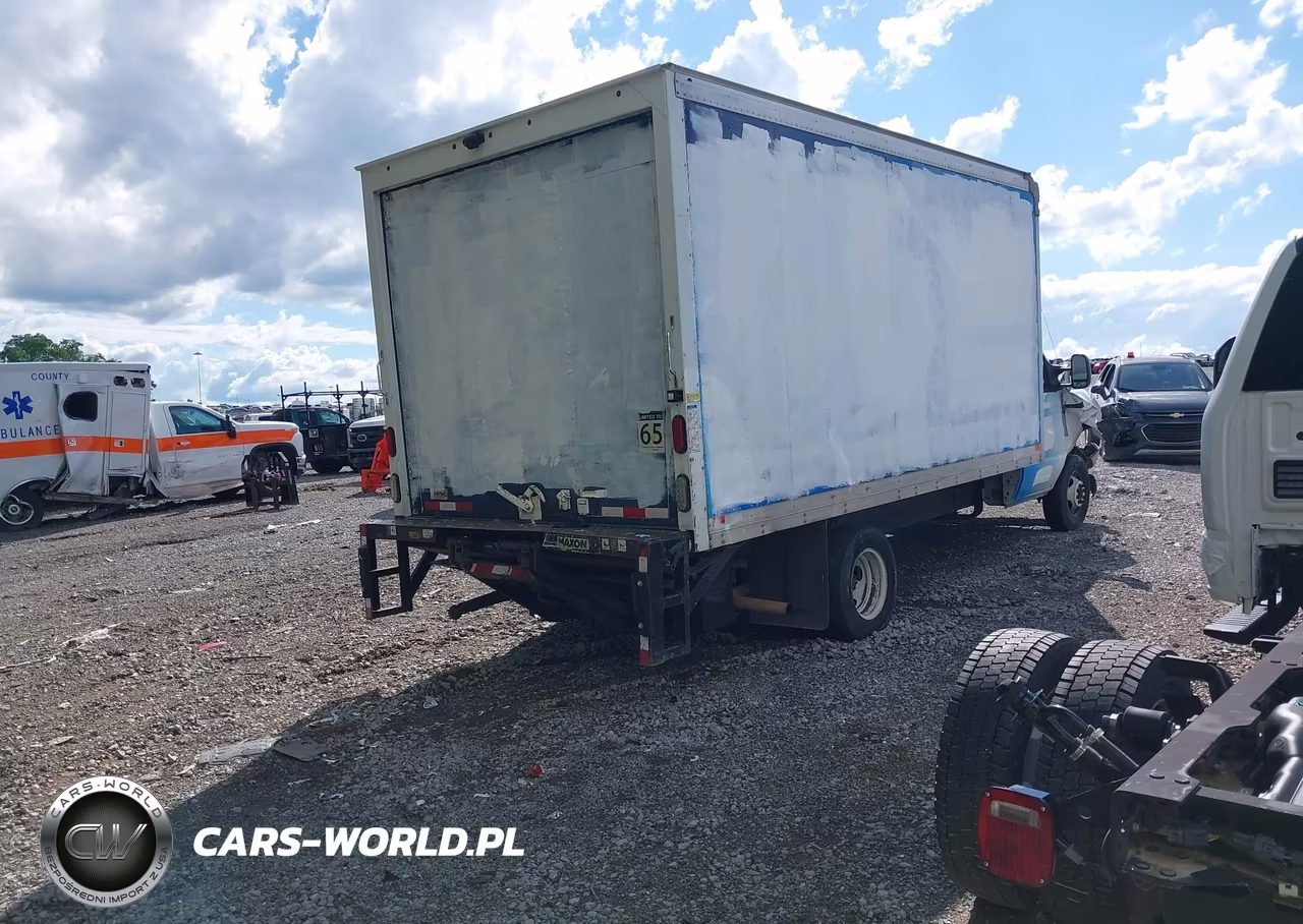 2018 Ford E-450 Cutaway VIN:1FDXE4FS4JDC08713 - 4