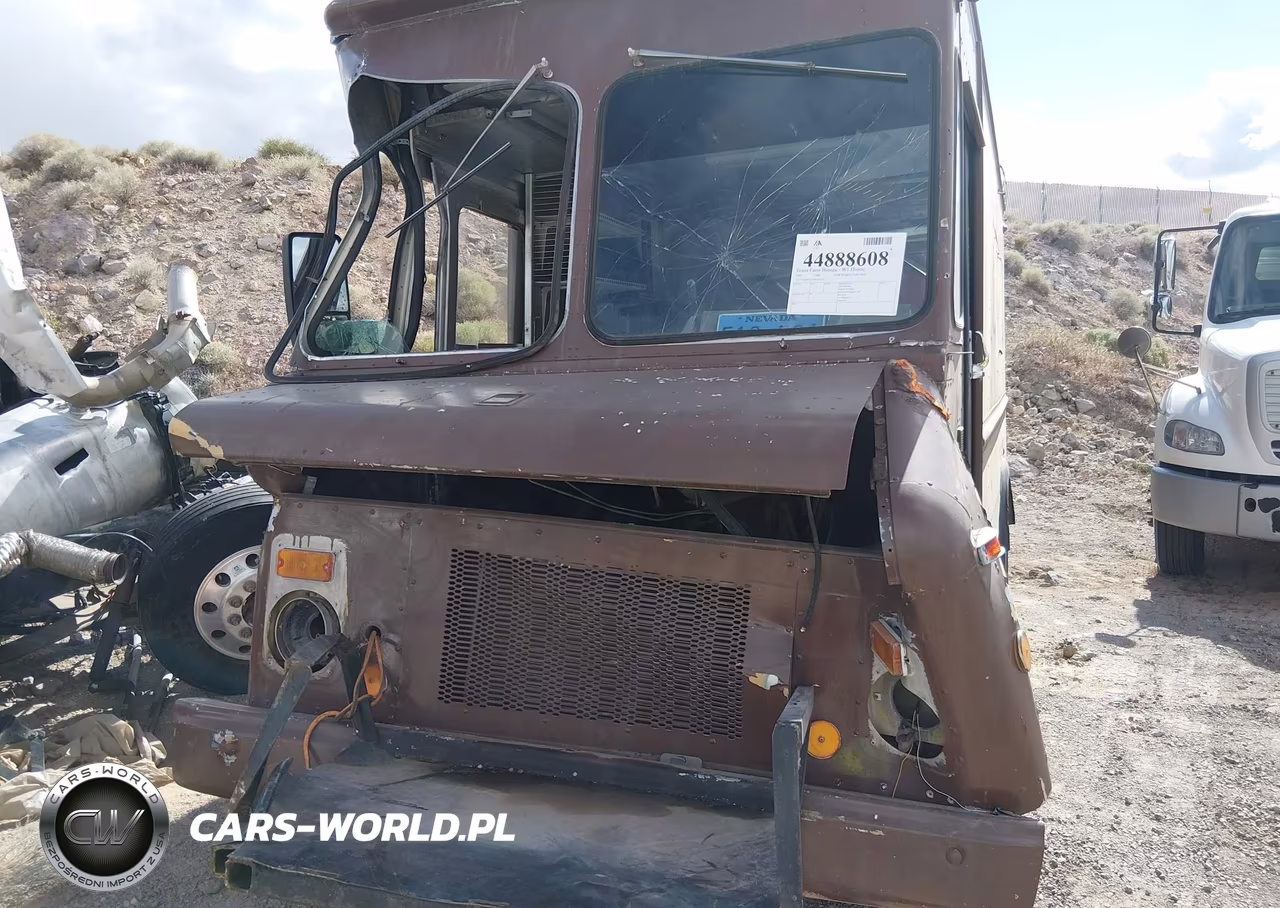 1981 GMC Forward Control Chassis P3500 VIN:1GDHP32MXB3502723 - 11