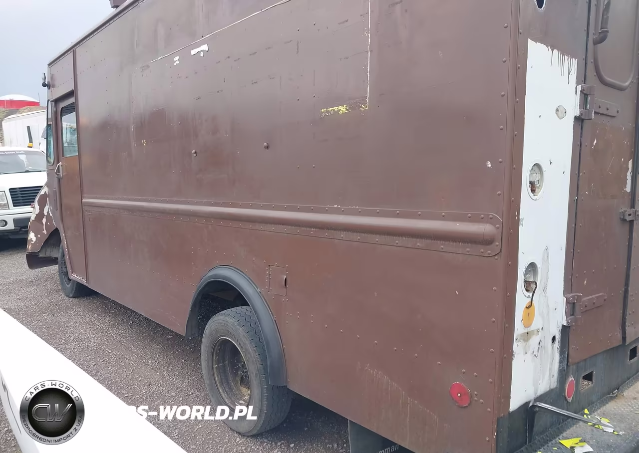1981 GMC Forward Control Chassis P3500 VIN:1GDHP32MXB3502723 - 3