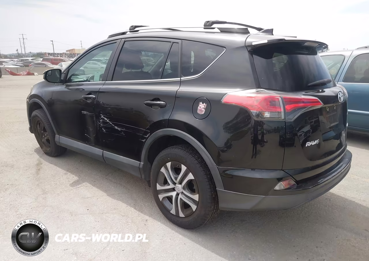 2018 Toyota Rav4 Le VIN:2T3ZFREV8JW432587 - 3