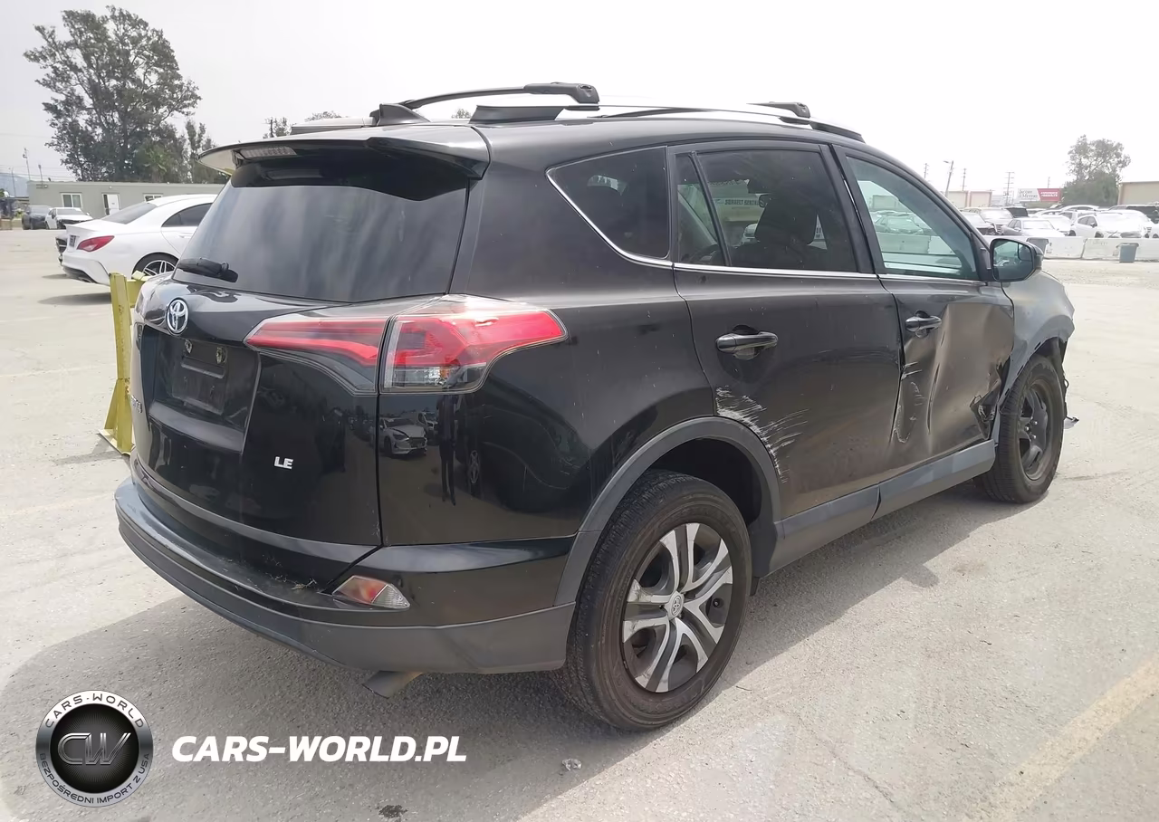 2018 Toyota Rav4 Le VIN:2T3ZFREV8JW432587 - 4