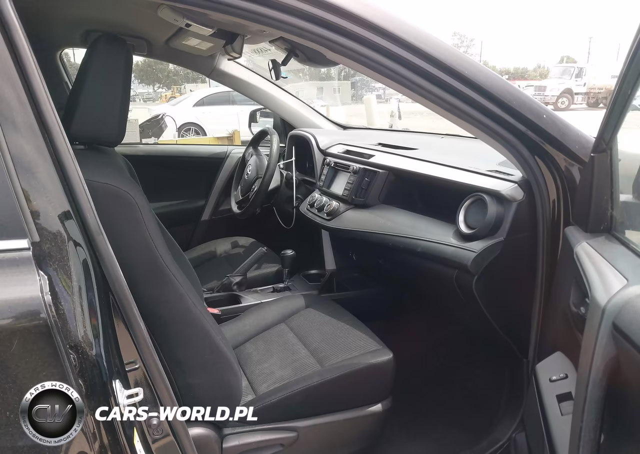 2018 Toyota Rav4 Le VIN:2T3ZFREV8JW432587 - 5