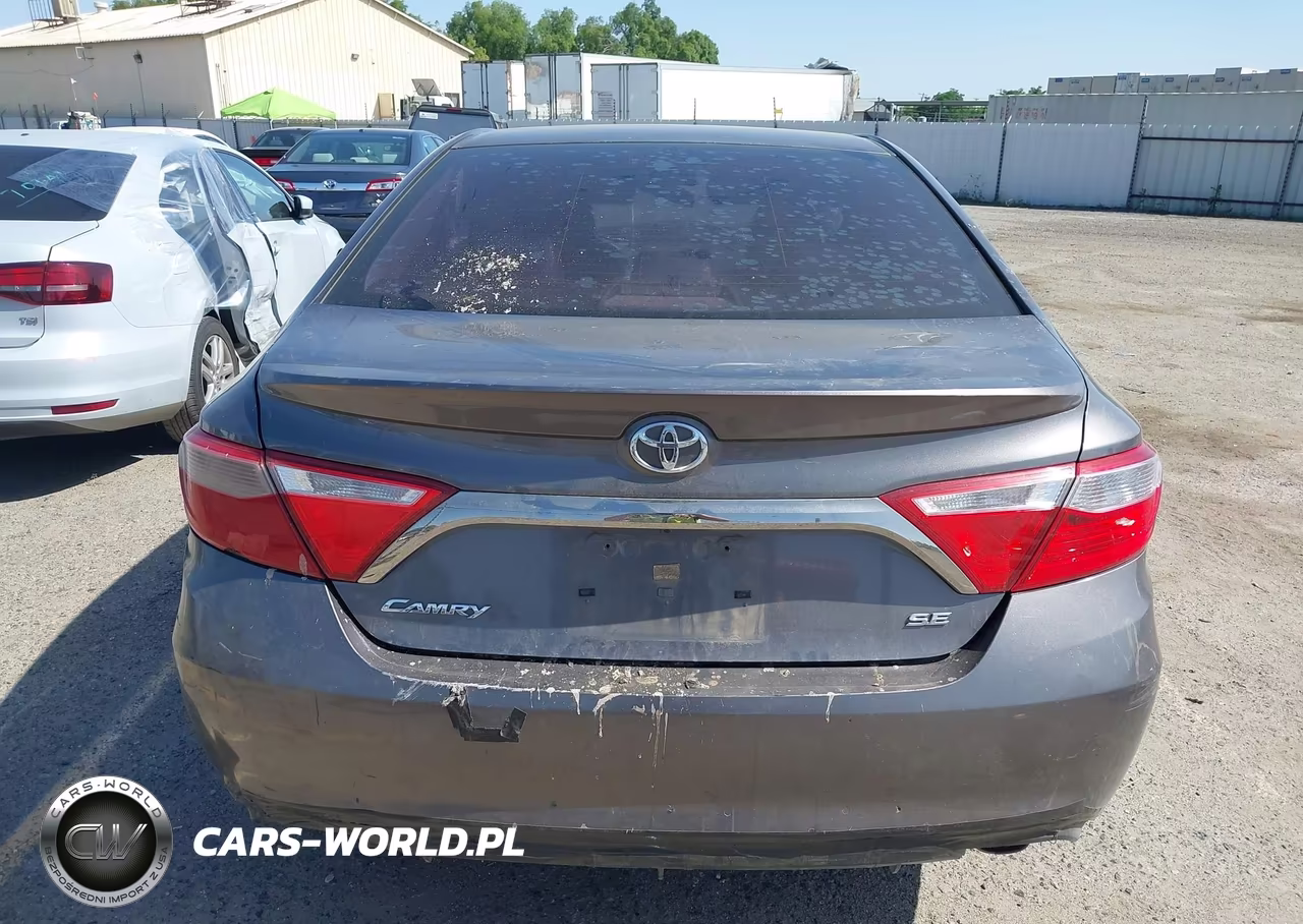 2015 Toyota Camry Se VIN:4T1BF1FK9FU095614 - 17