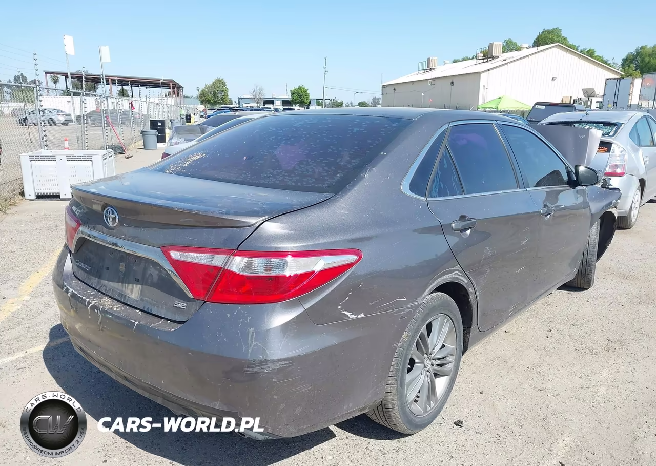 2015 Toyota Camry Se VIN:4T1BF1FK9FU095614 - 4