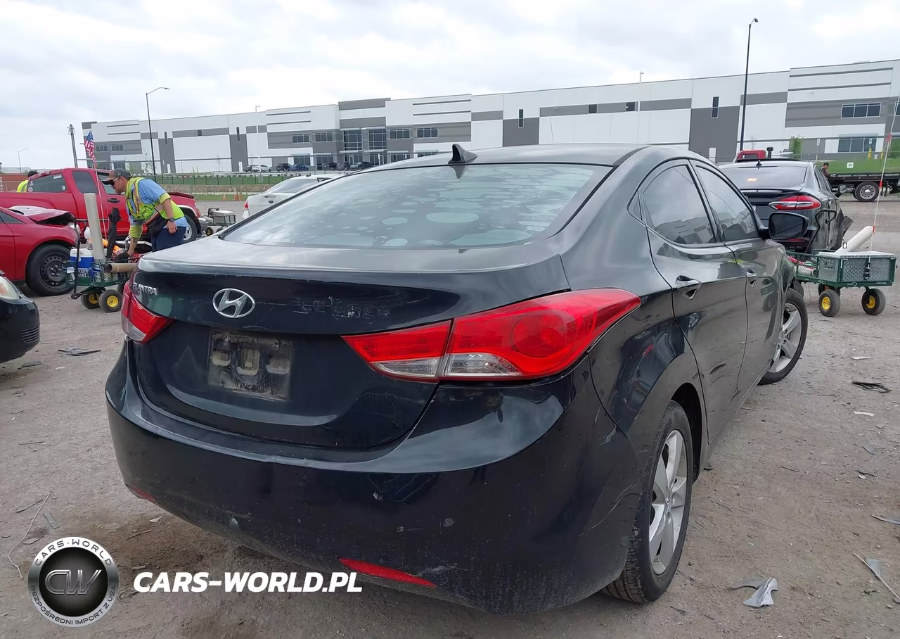 2013 Hyundai Elantra Gls VIN:5NPDH4AE2DH437289 - 4