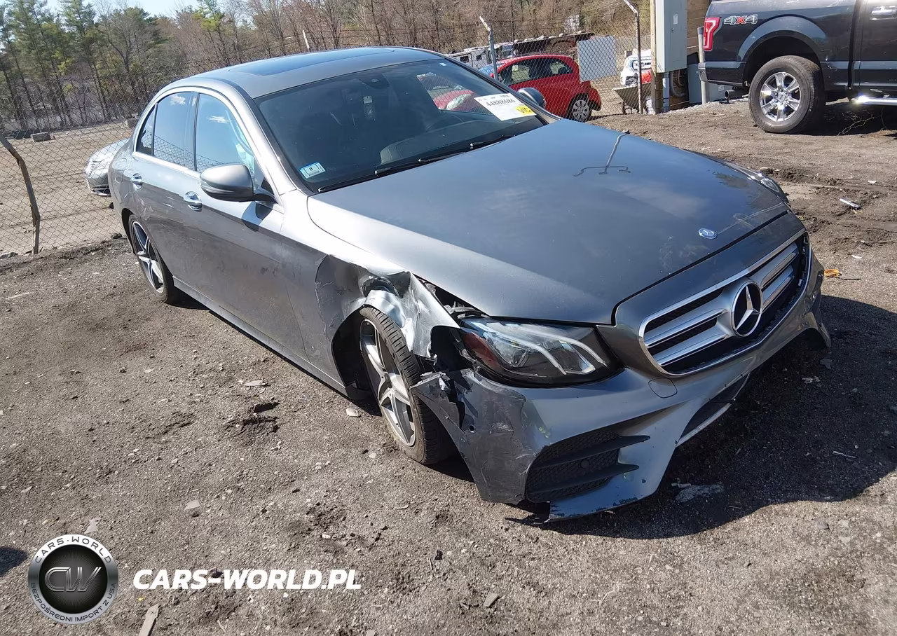 2017 Mercedes-Benz E 300 4Matic – zdjęcie 1 z 15