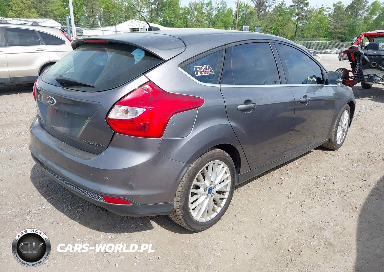 2013 Ford Focus Titanium VIN:1FADP3N29DL187788 - 4